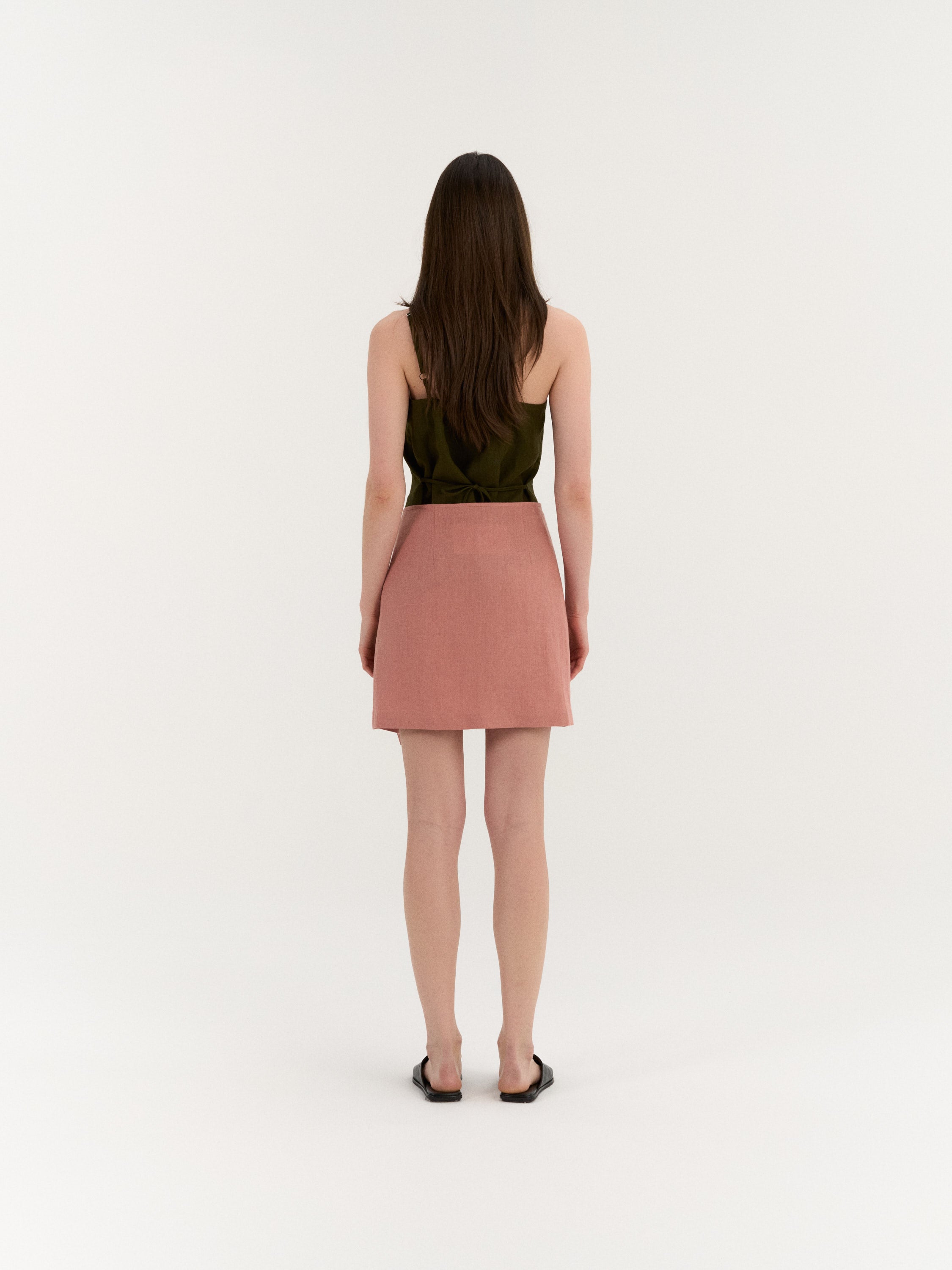 Manon Rock mit Bindebändern