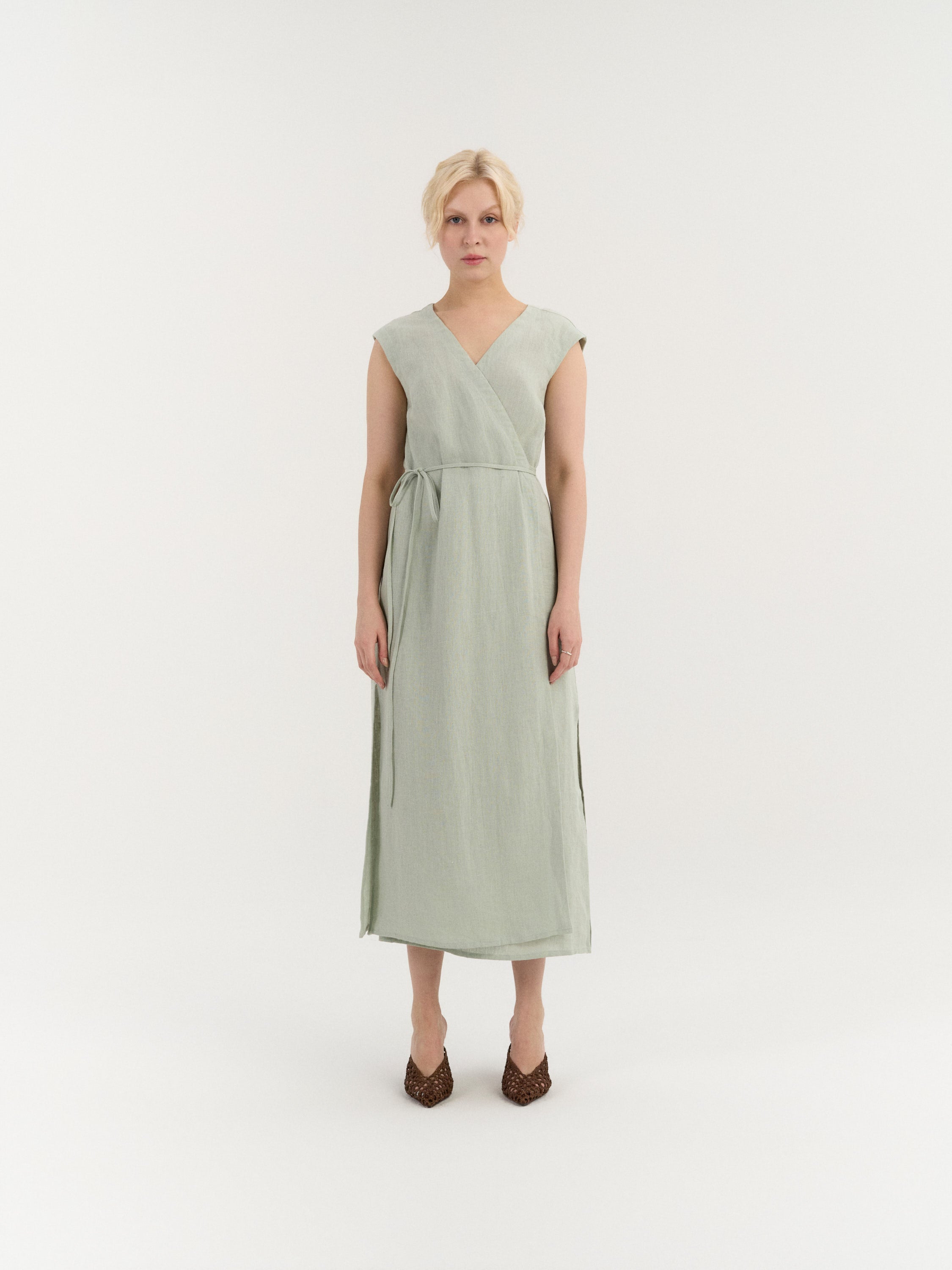Robe mi-longue Aurora en lin vert sauge